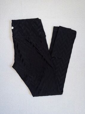 90º degree Black Chevron Texture Leggings
